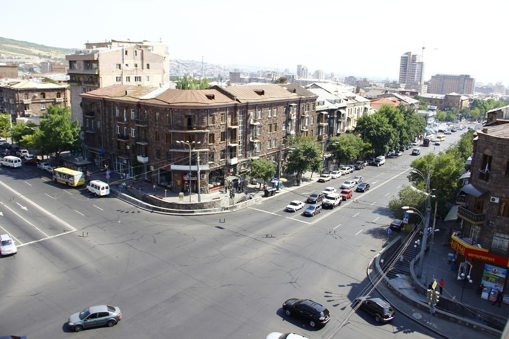 Yerevan-Sky With Terrace Стая снимка